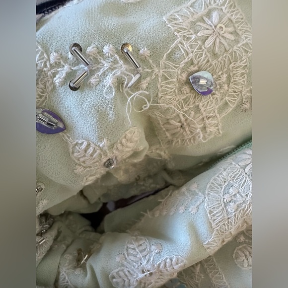 Lashkaraa Light Green Embroidered Suit - Picture 16 of 16